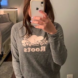 ROOTS grey SWEATSHIRT